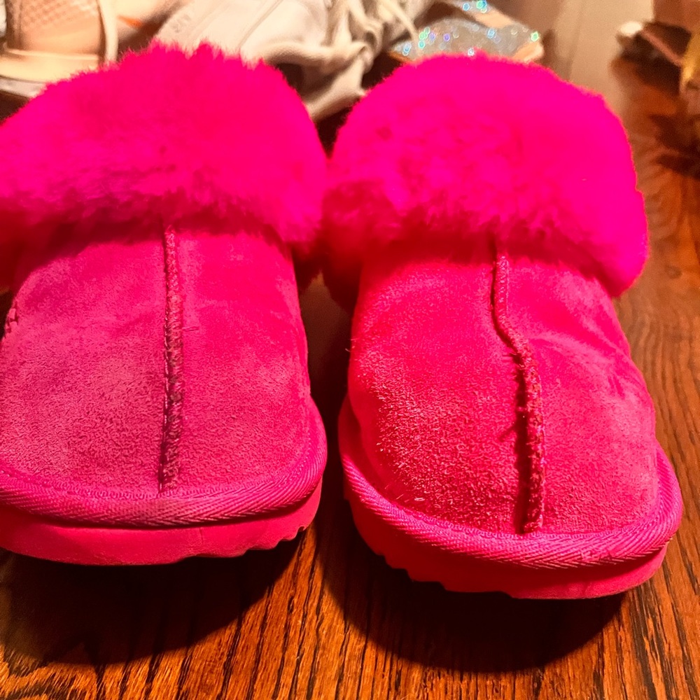 Pink ugs